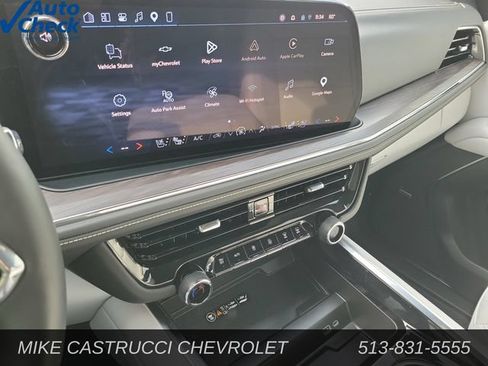 Used 2025 Chevrolet Suburban Premier AWD/4WD image 16