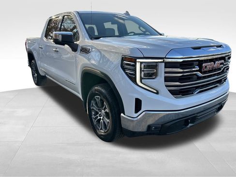 Used 2025 GMC Sierra 1500 SLT image 9