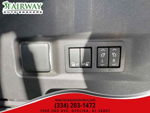 Used 2022 Chevrolet Tahoe Z71 w/ Luxury Package AWD/4WD image 31