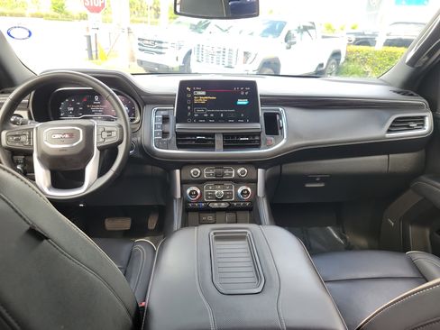 Used 2024 GMC Yukon XL SLT w/ SLT Premium Package RWD image 20