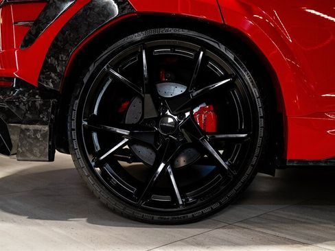 Used 2023 Lamborghini Urus Performante AWD/4WD image 16