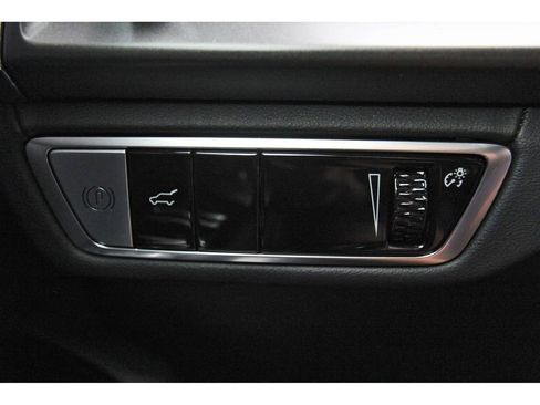 New 2026 Cadillac Vistiq Premium Luxury AWD/4WD image 15