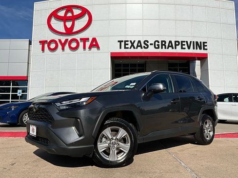 Used 2025 Toyota RAV4 XLE image 2
