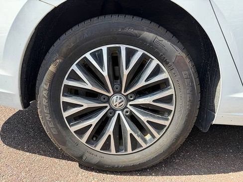 Used 2019 Volkswagen Jetta SE FWD image 23