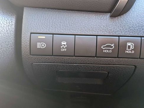Used 2023 Toyota Camry SE FWD image 21