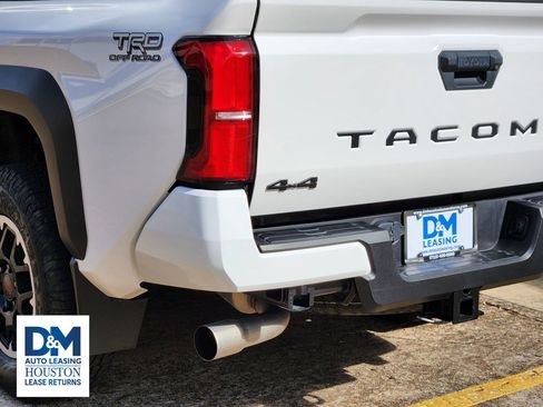 Used 2024 Toyota Tacoma TRD Off-Road image 15