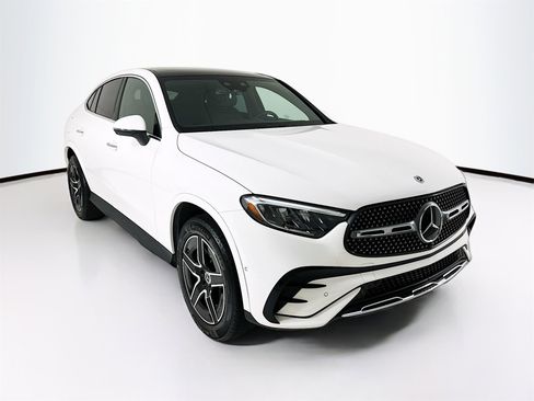 Certified 2025 Mercedes-Benz GLC 300 4MATIC image 1