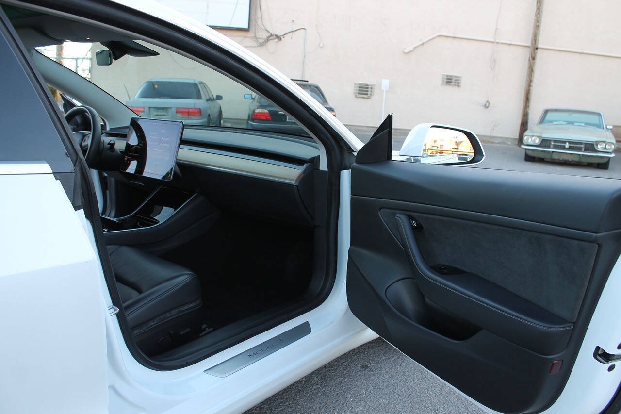 Used 2020 Tesla Model 3 Standard Range Plus RWD image 23