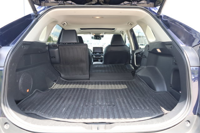 Used 2021 Toyota RAV4 XLE Premium AWD/4WD image 30