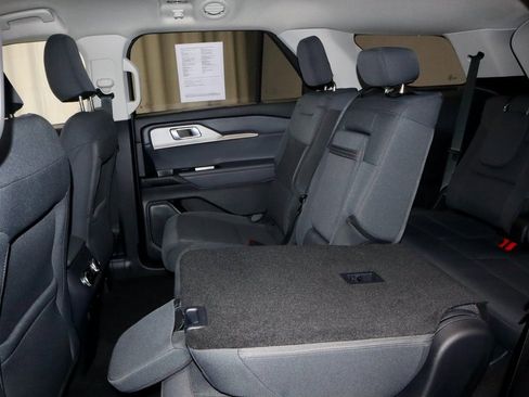 Certified 2025 Ford Explorer Active image 22