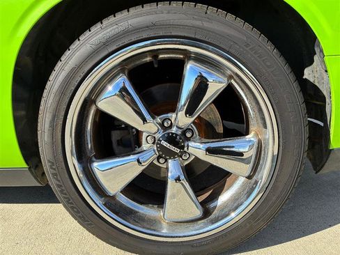 Used 2015 Dodge Challenger R/T image 12