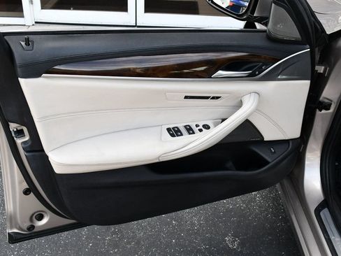 Used 2017 BMW 530i RWD image 36