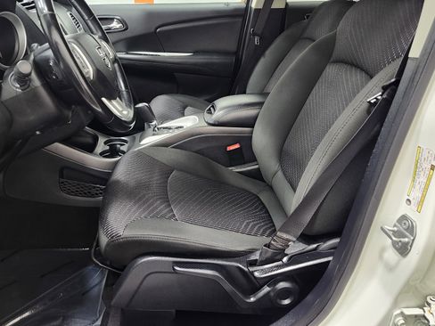 Used 2019 Dodge Journey SE w/ Connectivity Group image 16