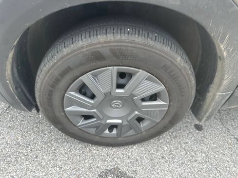 Used 2025 Nissan Kicks S FWD image 10