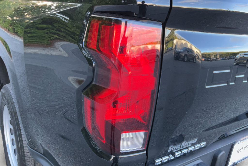 Used 2023 Chevrolet Colorado W/T RWD image 26