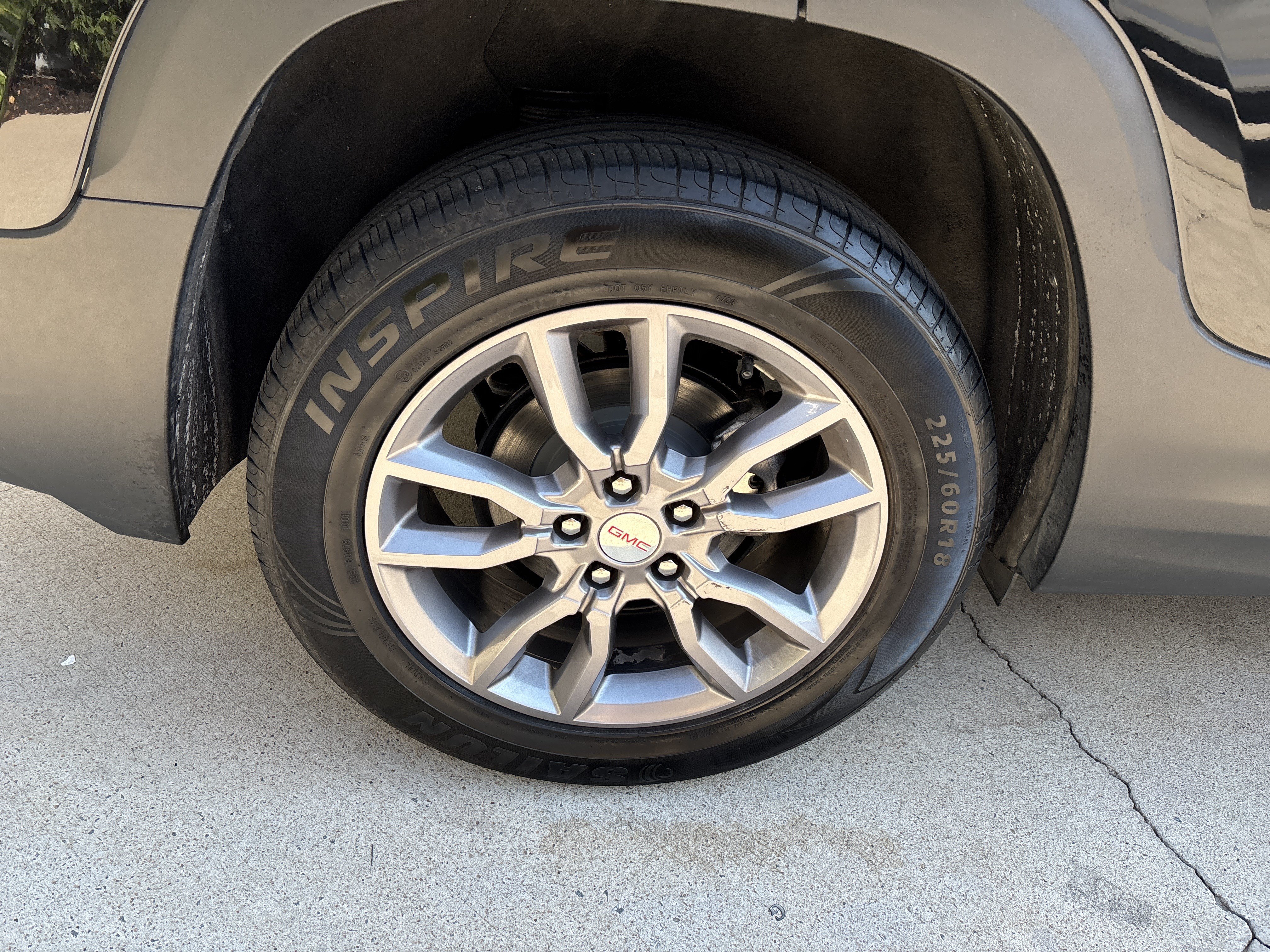 Used 2024 GMC Terrain SLT AWD/4WD image 33