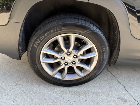 Used 2024 GMC Terrain SLT AWD/4WD image 33