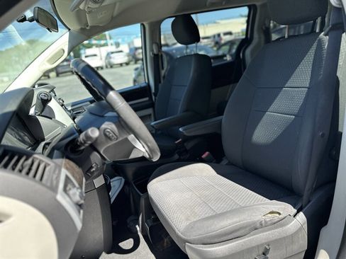Used 2010 Dodge Grand Caravan SXT FWD image 10