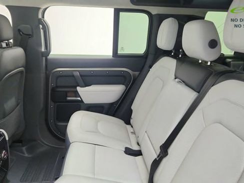 Used 2025 Land Rover Defender 110 X image 28