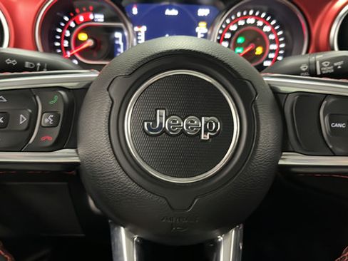 Used 2021 Jeep Gladiator Rubicon w/ Trailer Tow Package AWD/4WD image 16