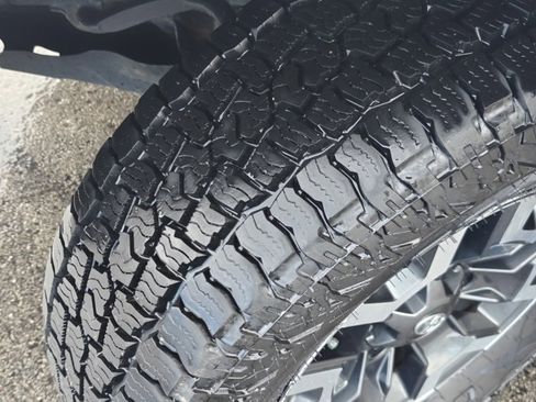 Certified 2021 Toyota Tacoma TRD Off-Road image 33