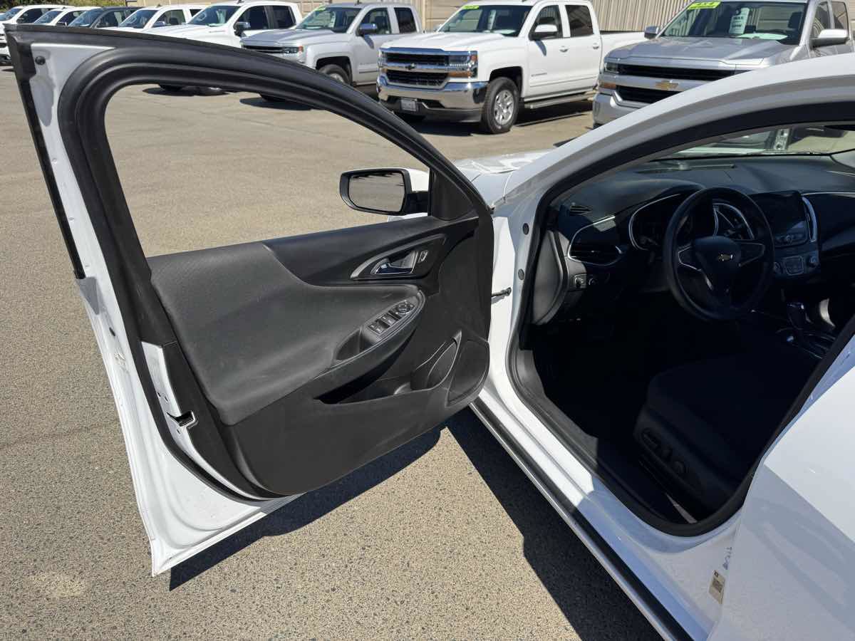 Used 2020 Chevrolet Malibu LT FWD image 21