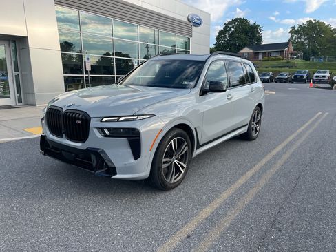 Used 2025 BMW X7 M60i AWD/4WD image 2