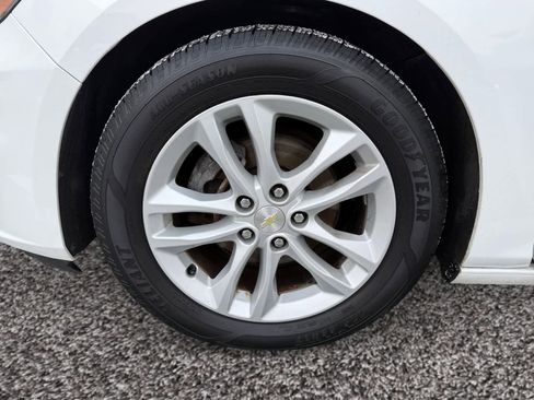 Used 2018 Chevrolet Malibu LT image 14