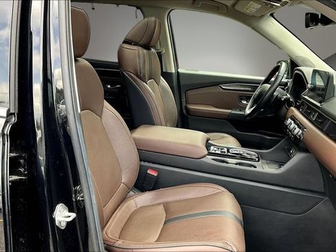 Used 2025 Honda Pilot Elite image 29