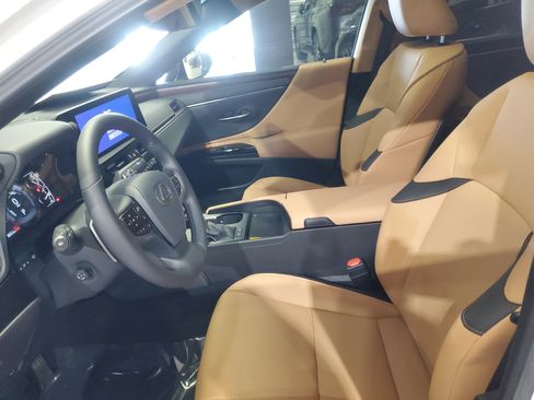 Used 2025 Lexus ES 300h w/ Premium Package image 17