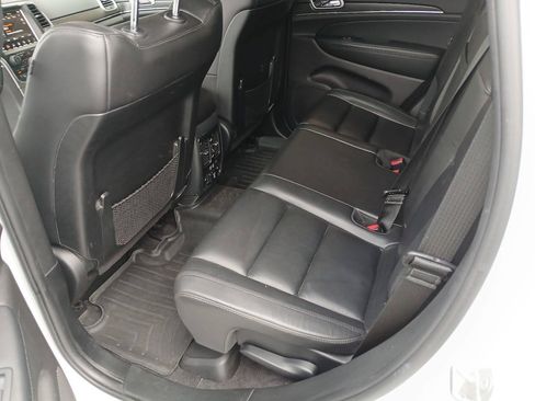 Used 2018 Jeep Grand Cherokee Limited AWD/4WD image 14