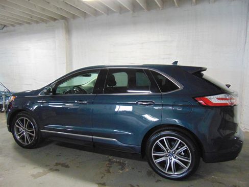 Used 2019 Ford Edge Titanium w/ Equipment Group 301A image 4