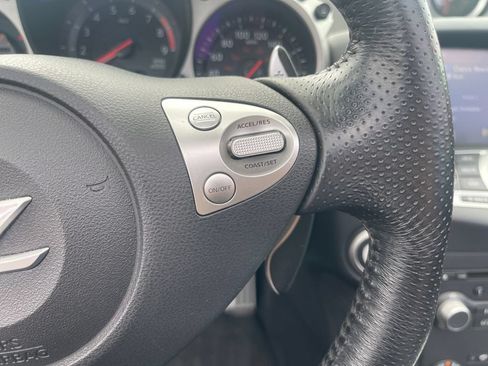 Used 2017 Nissan 370Z Touring RWD image 24
