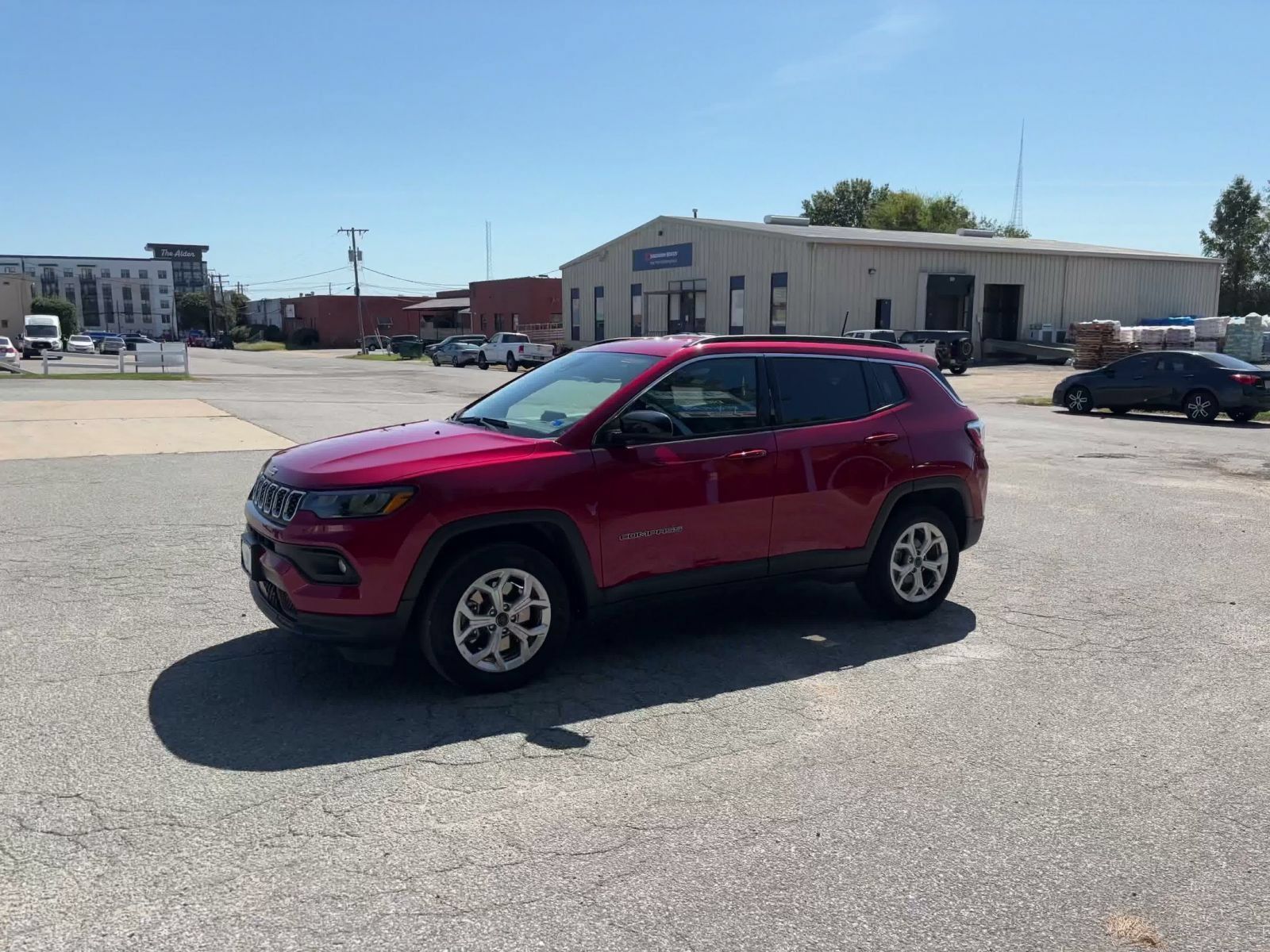 Used 2025 Jeep Compass Latitude AWD/4WD image 7