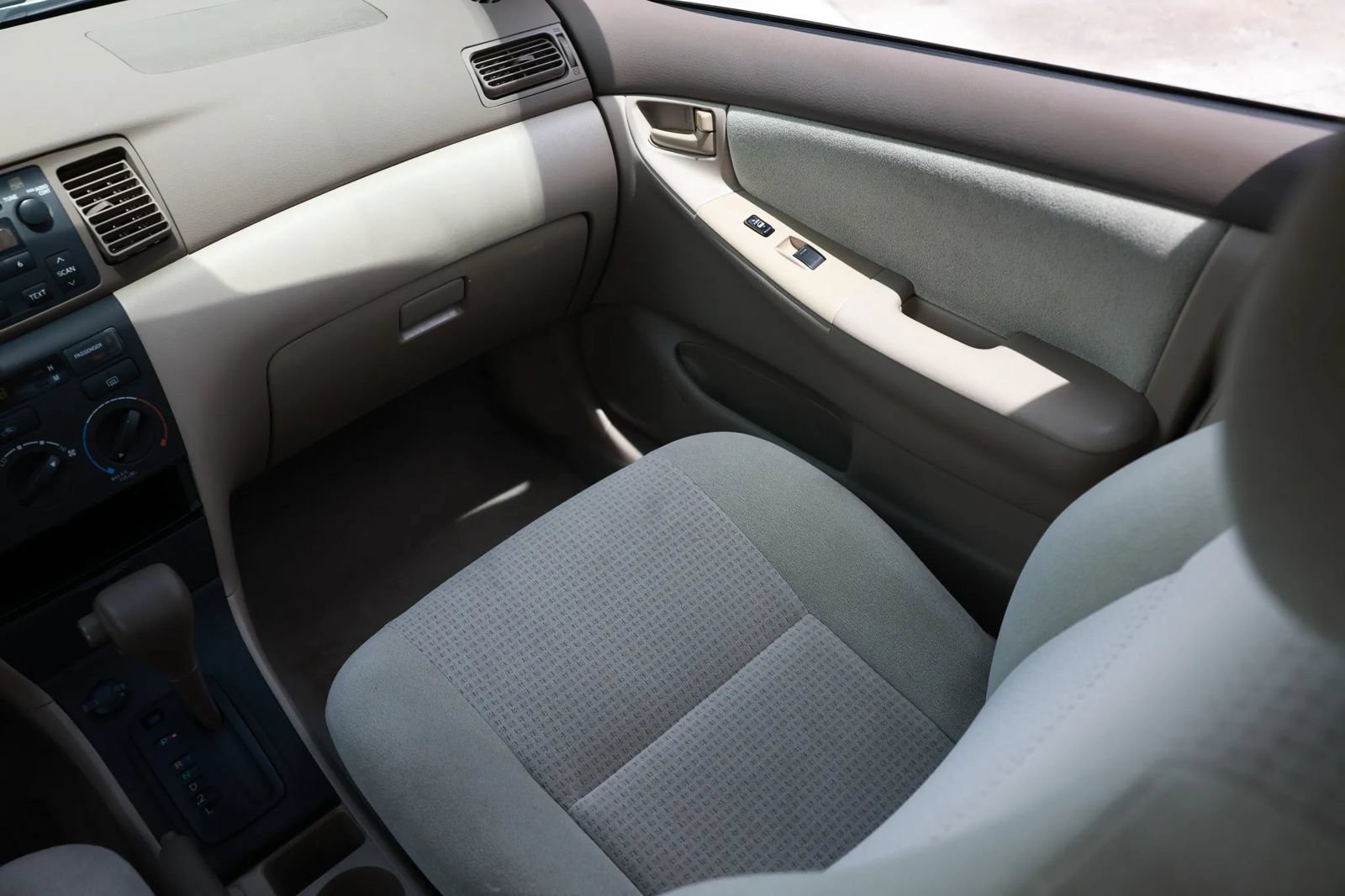 Used 2006 Toyota Corolla CE FWD image 15