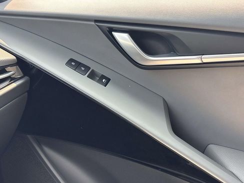 Used 2023 Kia Niro EX image 25