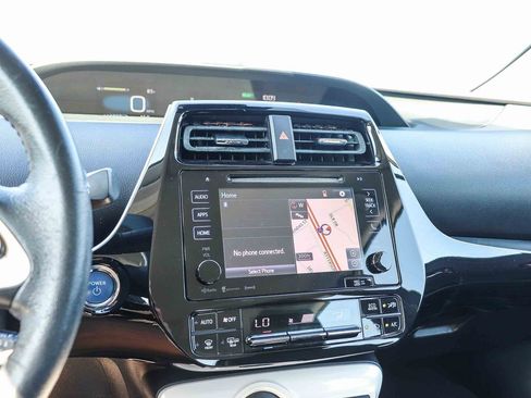 Used 2016 Toyota Prius Three Touring FWD image 21