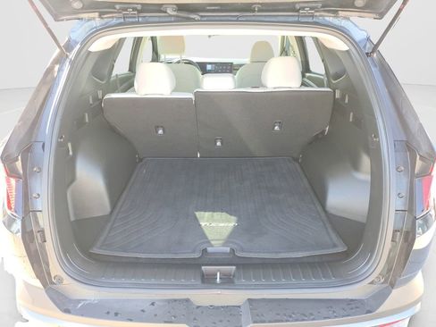 Certified 2025 Hyundai Tucson SE image 12