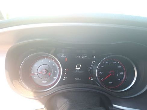 Used 2020 Dodge Charger SXT RWD image 6