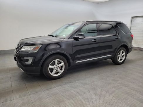 Used 2016 Ford Explorer XLT w/ Equipment Group 202A AWD/4WD image 2
