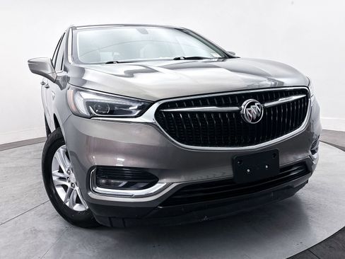 Used 2018 Buick Enclave Essence AWD/4WD image 8
