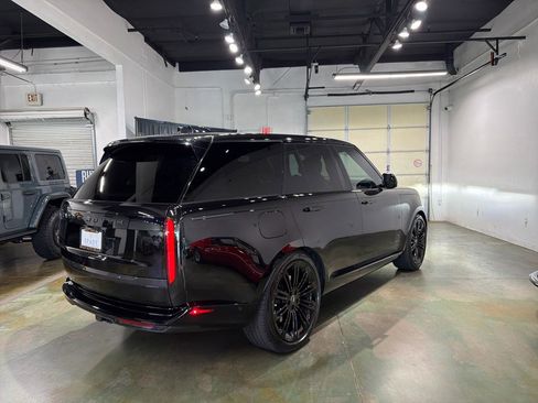 Used 2024 Land Rover Range Rover SE AWD/4WD image 11