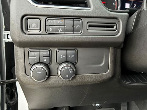 Used 2021 Chevrolet Tahoe Premier AWD/4WD image 24