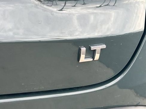 Used 2025 Chevrolet Trax LT FWD image 36