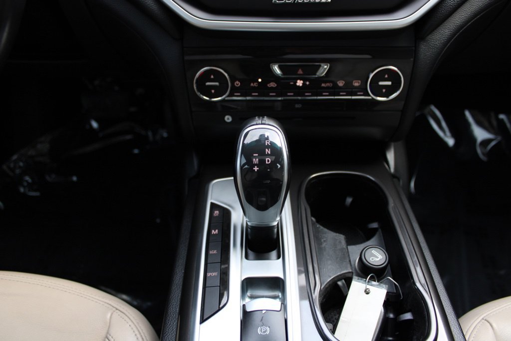 Used 2015 Maserati Ghibli RWD image 18