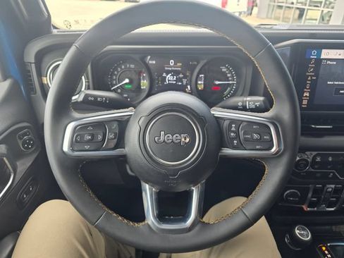 Used 2024 Jeep Wrangler Unlimited Sahara w/ Technology Group AWD/4WD image 15