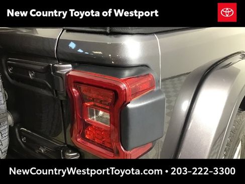 Used 2021 Jeep Wrangler Unlimited Sahara image 24