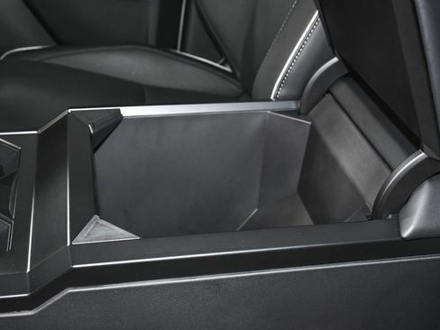 Used 2025 Tesla Cybertruck AWD Crew Cab image 46