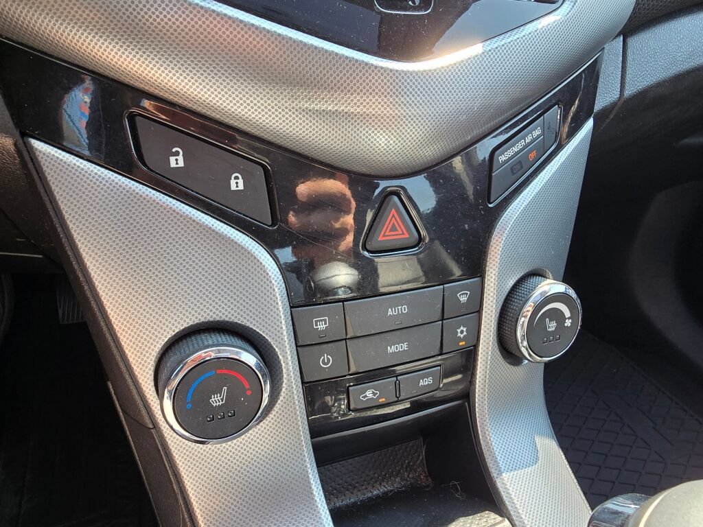 Used 2012 Chevrolet Cruze LTZ FWD image 33