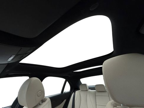 Used 2018 Mercedes-Benz E 300 image 12